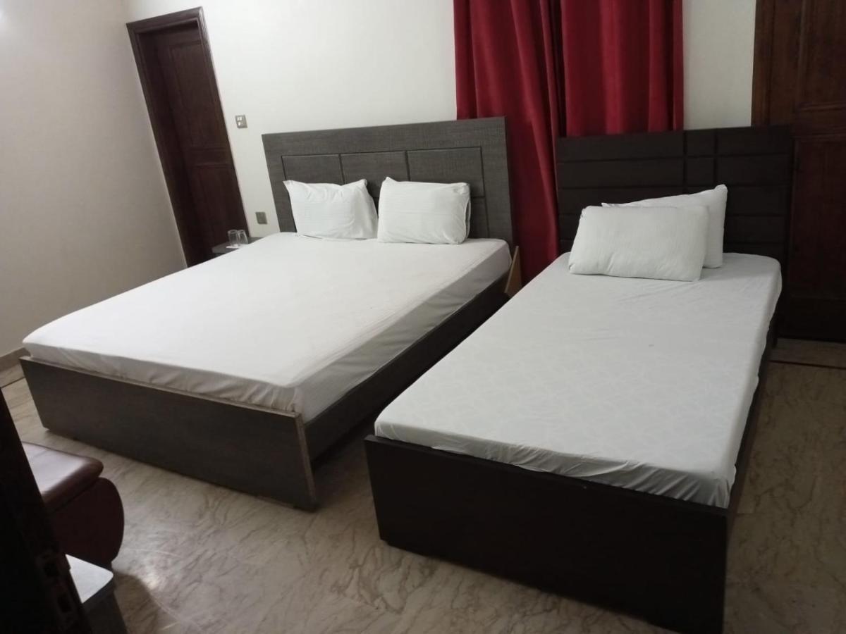 Luxury Living Rooms Near Agha Khan, Millennium, Nueplex Карачи Экстерьер фото
