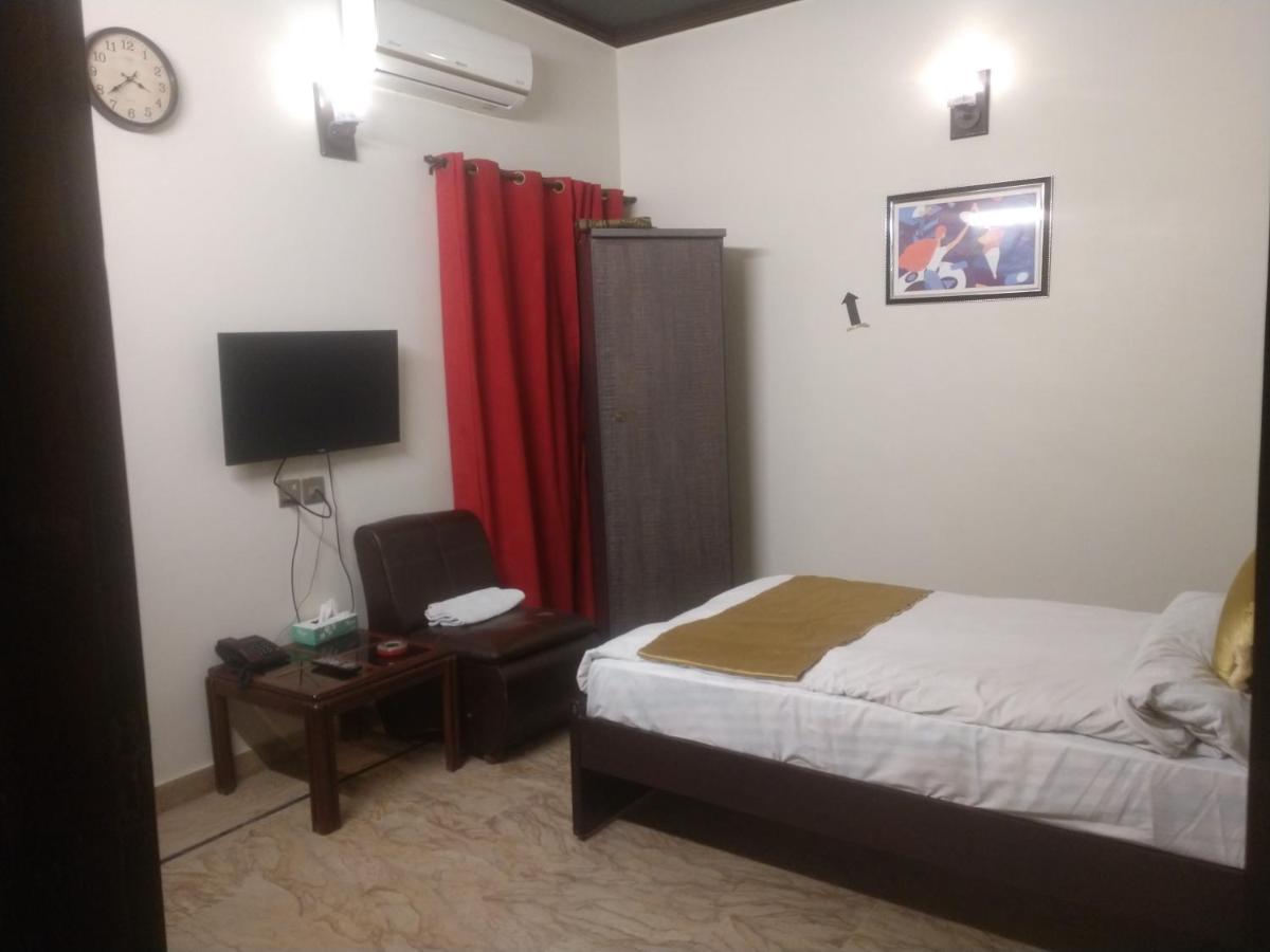 Luxury Living Rooms Near Agha Khan, Millennium, Nueplex Карачи Экстерьер фото