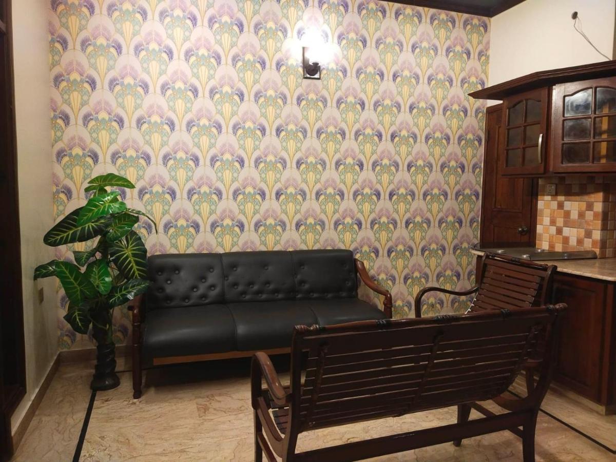 Luxury Living Rooms Near Agha Khan, Millennium, Nueplex Карачи Экстерьер фото